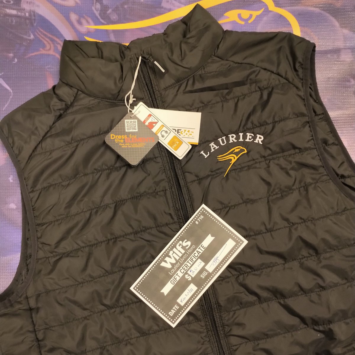 LaurierOneCard's tweet photo. @WilfsPub...always worth the inVestment!
    #WilfsWinningWednesday 
      #ApparelnAppetizer edition
        u dig? RT = ur in the drum
          thanks &amp; good luck!
           💜💛 https://t.co/NJ4P1EDMPg
