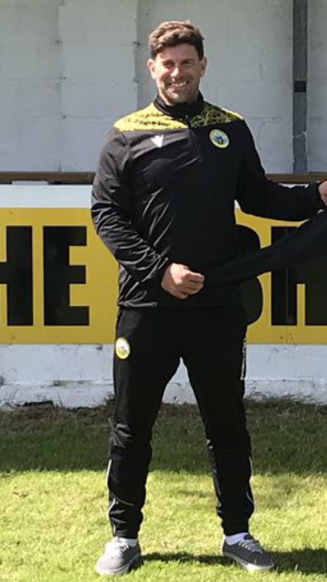 Happy Birthday Gaffer <a href="/GrahamBlake20/">Graham Blake</a> 👍🏼💛 #onemoreport