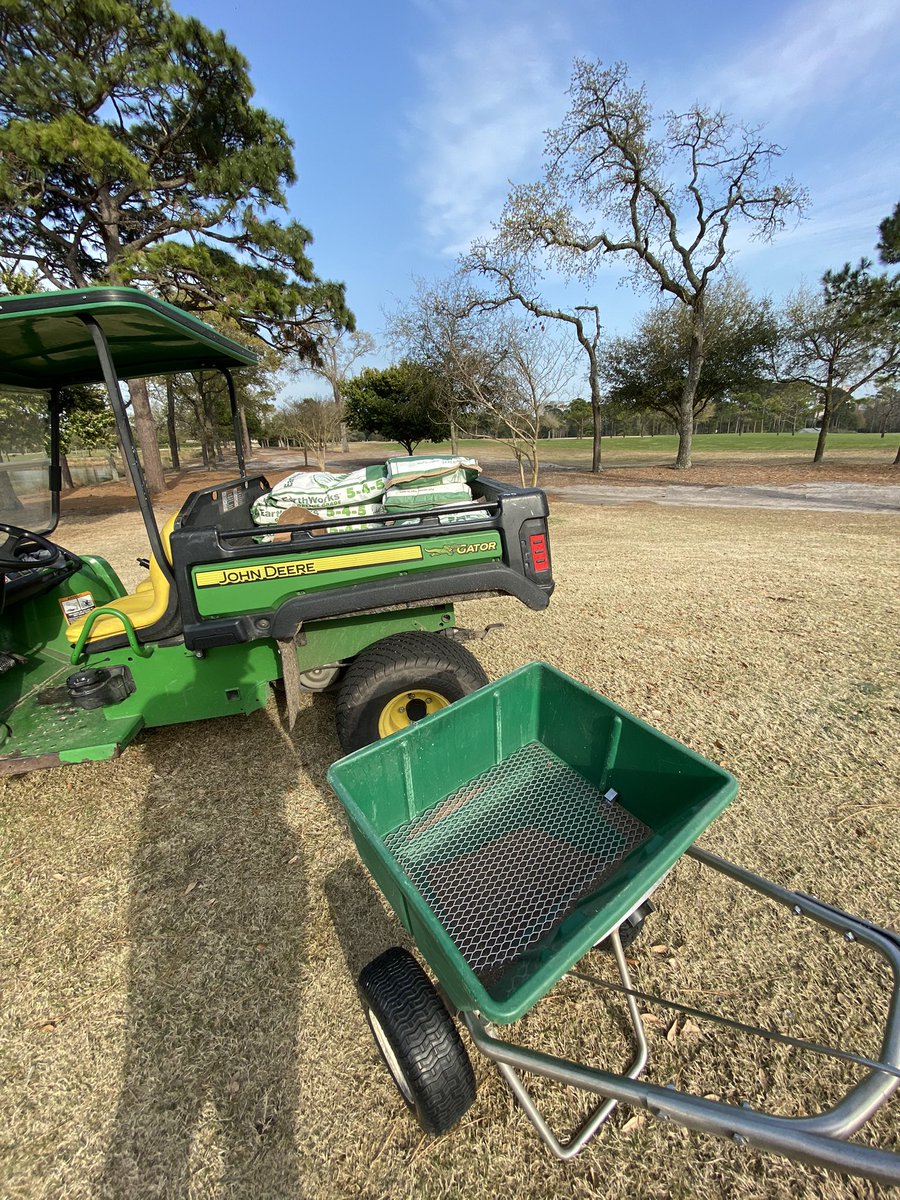 just_turf's tweet photo. Getting some fert out on this fine #mycarolinasevening https://t.co/Fl805xiezp