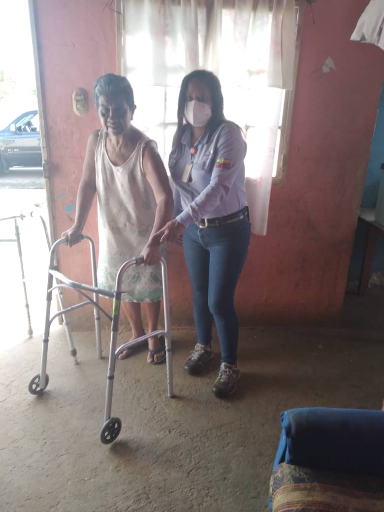 peralespsuv's tweet photo. Hoy #24Mar Parroquia #Unare en la #Ud338 Municipio #Caroni donación del #Moviento27 de muletas para vecinos de esta comunidad @NicolasMaduro
@drodriven2
@eduardopiate2
@amarcanopsuv
@dip_joserivero https://t.co/MHuIgL0gqG