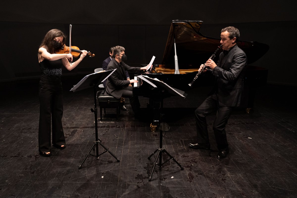 Auditoriotfe's tweet photo. La riqueza creativa de compositoras como Ethel Smyth, Cécile Chaminade, Germaine Tailleferre, Laura Vega y Lili Boulanger cobra un brillo especial a través del programa 'Miradas' de @quantumensemble 🎶✨
#AuditoriodeTenerife #QuantumEnsemble #CulturaSegura #CicloCámaraAuditorio https://t.co/xSVw1CrH8a