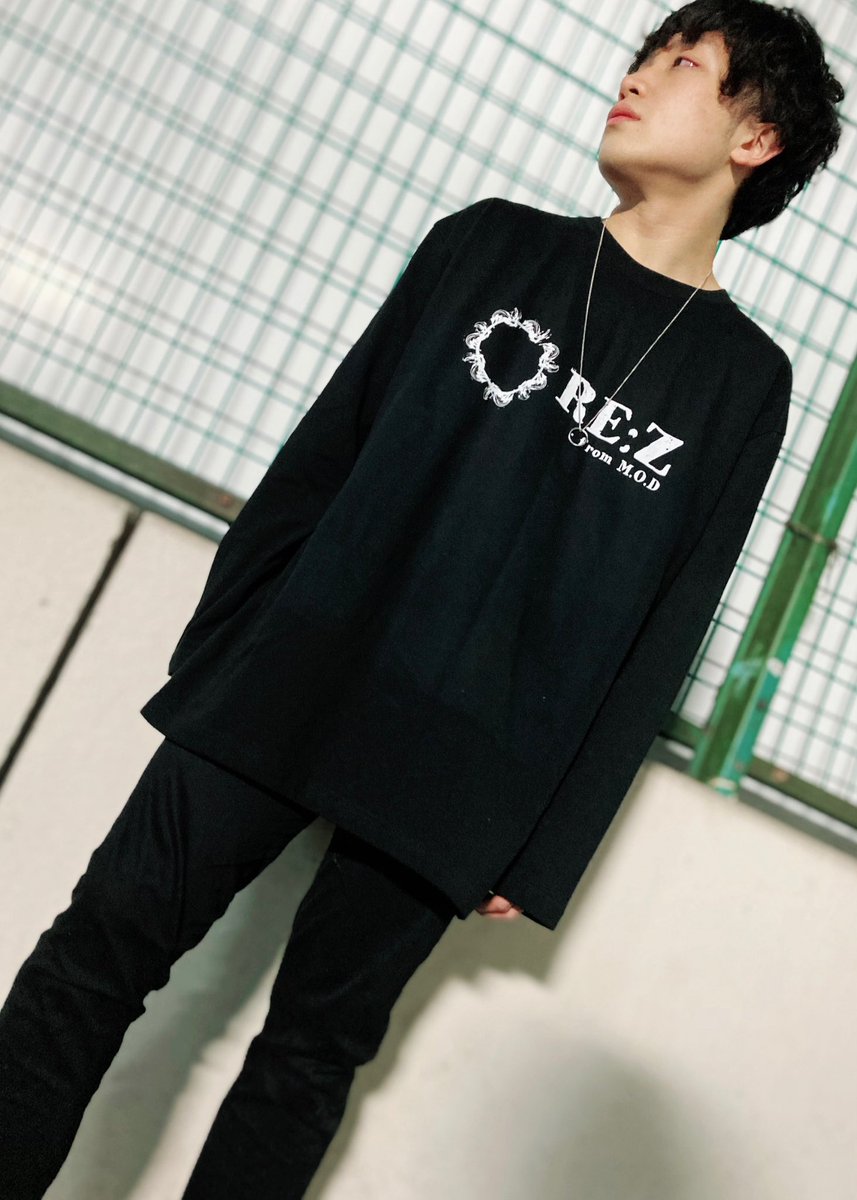 Tatsuya_MOD's tweet photo. 【新作】

「Eclipse」ロングスリーブT(ブラック、ホワイト)

RE:Zのロゴと、その隣には光と影を月と太陽を重ねて表現したエンブレム！
肌触りの良い着心地とベーシックなデザインで日常使いしやすい一着です٩(*´꒳`*)۶♪

《https://t.co/suZVPrpWlk》 https://t.co/dBjvGzdS49