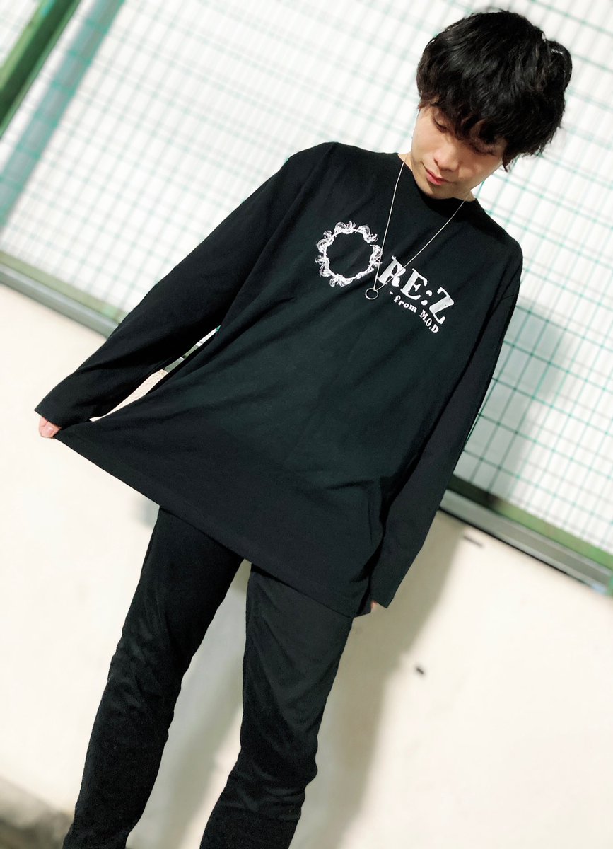 Tatsuya_MOD's tweet photo. 【新作】

「Eclipse」ロングスリーブT(ブラック、ホワイト)

RE:Zのロゴと、その隣には光と影を月と太陽を重ねて表現したエンブレム！
肌触りの良い着心地とベーシックなデザインで日常使いしやすい一着です٩(*´꒳`*)۶♪

《https://t.co/suZVPrpWlk》 https://t.co/dBjvGzdS49