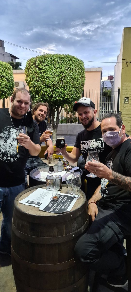 lupular's tweet photo. Estuvimos en ambas fábricas de @JuguetesCerveza y se viene un primer capítulo de la nueva temporada de @lupular bien #extremo https://t.co/u3zqwwI4UP