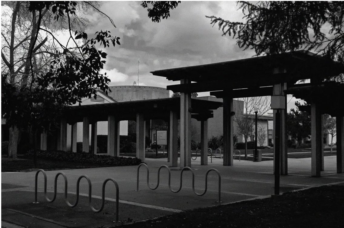 saccityexpress's tweet photo. City Snapshot: City College, a year after campus closure
๐ธ Ruben Kelley
Article at: https://t.co/qSGgmThB6E
#iamsaccity #journalismmatters #citysnapshot #covid19 #distancedlearning #saccitycollege #lrccd #studentjournalism #photojournalism #losrios #sacramento #citycollege https://t.co/M90p33kp9h