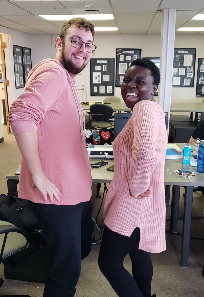 paul_bellus's tweet photo. Hawks fly together! Sometimes they even dress alike. Subbi and Spencer celebrating Breast Cancer Awareness. Iowa Debate - generations of champions. Donate now at https://t.co/s79pVNCJuZ. #1DayForIowa #IowaDebate https://t.co/5V4XtpfuB5