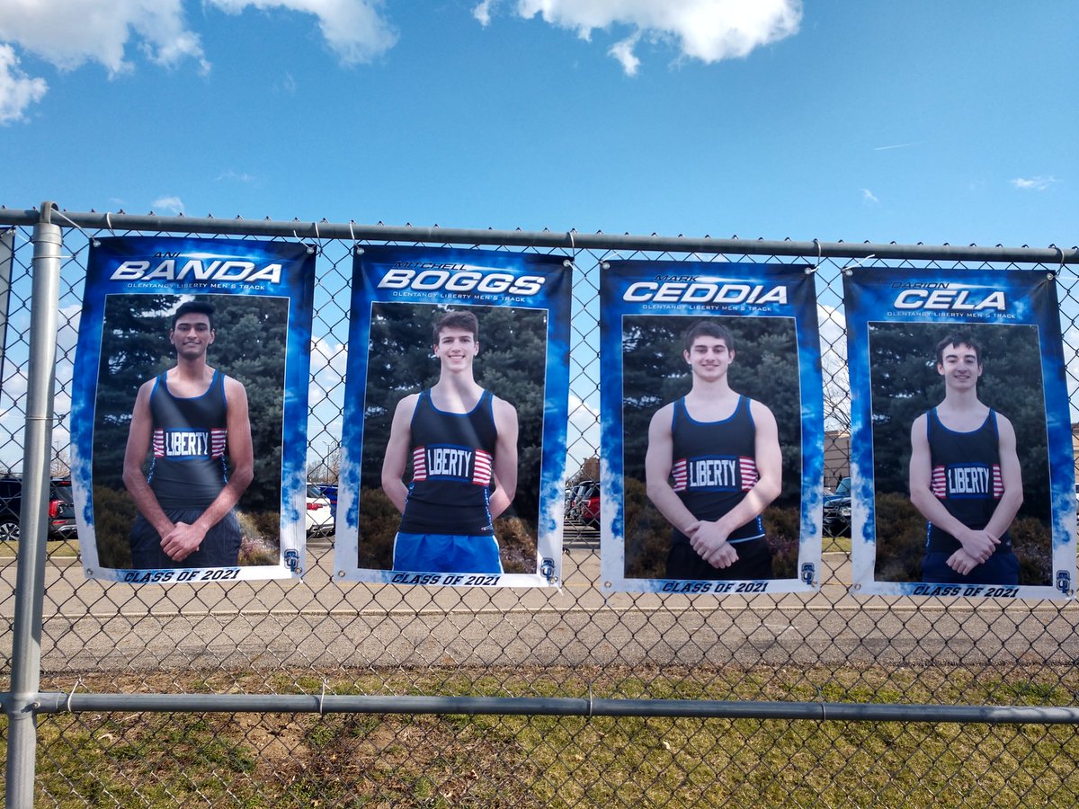 CoachCikach's tweet photo. Thanks to all the moms that put up the senior posters today! It is greatly appreciated! @jackmaag47 @larosa_rj @RickyMinniti @alek_prok @GomoriNick @debord_henry @luke13091 https://t.co/b2WXSHfDxh