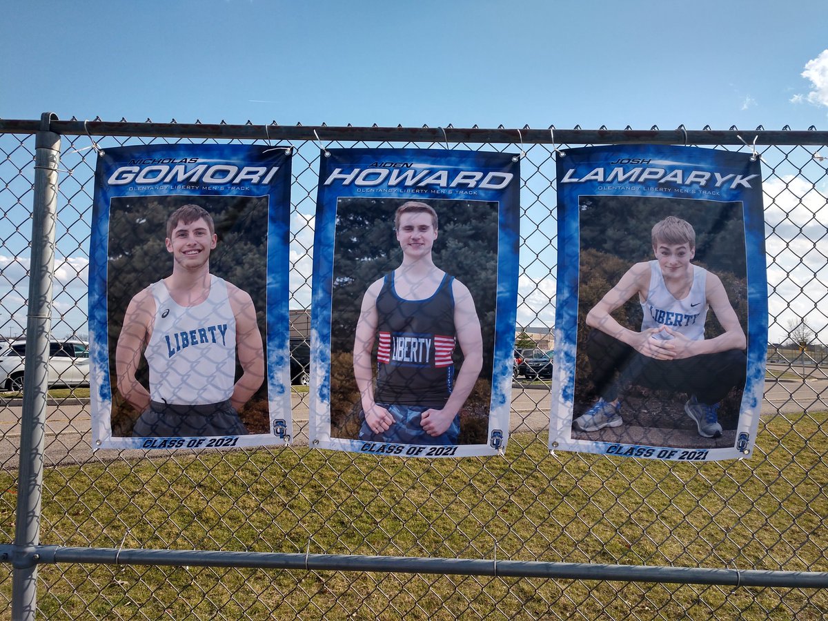 CoachCikach's tweet photo. Thanks to all the moms that put up the senior posters today! It is greatly appreciated! @jackmaag47 @larosa_rj @RickyMinniti @alek_prok @GomoriNick @debord_henry @luke13091 https://t.co/b2WXSHfDxh