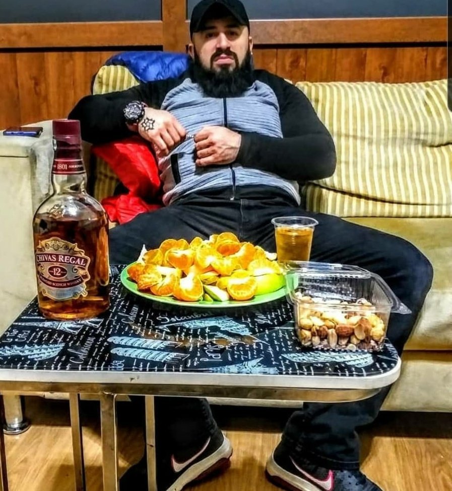 kizilokyanus1's tweet photo. Aydın'da Fırat Delikanlı isimli bir erkek, eşcinsel olmasını 'gerekçe' göstererek eşcinsel bir bireyi işkence etti. 

Fırat Delikanlı isimli faili teşhir ediyor ve tutuklanması için tüm kamuoyunu dayanışmaya çağırıyoruz. 

 #FıratDelikanlıTutuklansın https://t.co/bNkCKQtrLx