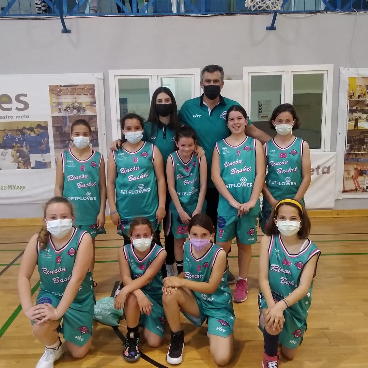 RINCONBASKETCL1's tweet photo. Mini femenino

Torrebasket
Rincón Basket  Petflower

A veces alcanzar pequeñas metas son grandes triunfos. Para nosotros es un gran triunfo poder jugar .♥️🏀
 La unión del equipo se va notando y  poco a poco va  aprendiendo a competir. 💪💪

#JugaresunPremio
#GoTBC
#GoRBC. https://t.co/GyAcRZFncV