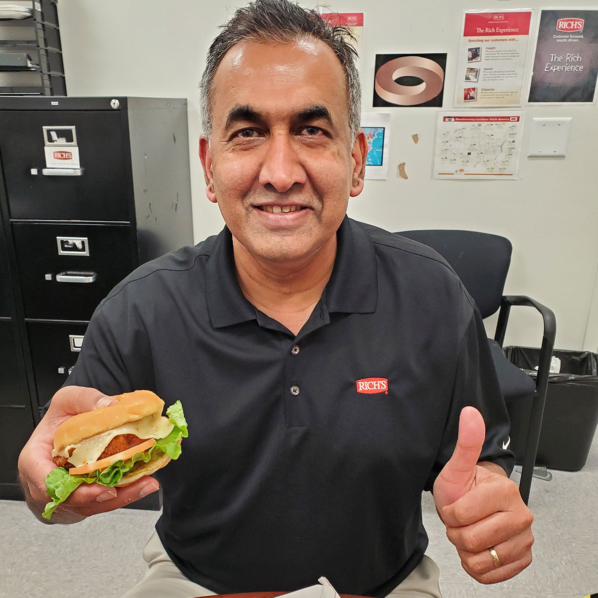RichProducts's tweet photo. What’s on the menu today? Making a difference! Our Rich’s family woke up ready to support @NRAEF and @CoreGives. Join us by tagging #TheGreatAmericanTakeout with your delivery or takeout meals TODAY only. Every share raises $10 and we’ve still got time! https://t.co/jRhwlVC8Ck