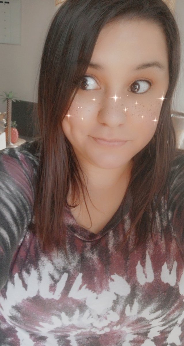 Nikiknowsnothin's tweet photo. Not me listening to my favorite podcast @intothetwilight and hearing them sharing my email. Yes I will still fight you wearing my Taylor Lautner t-shirt https://t.co/NxAYUNRz1H