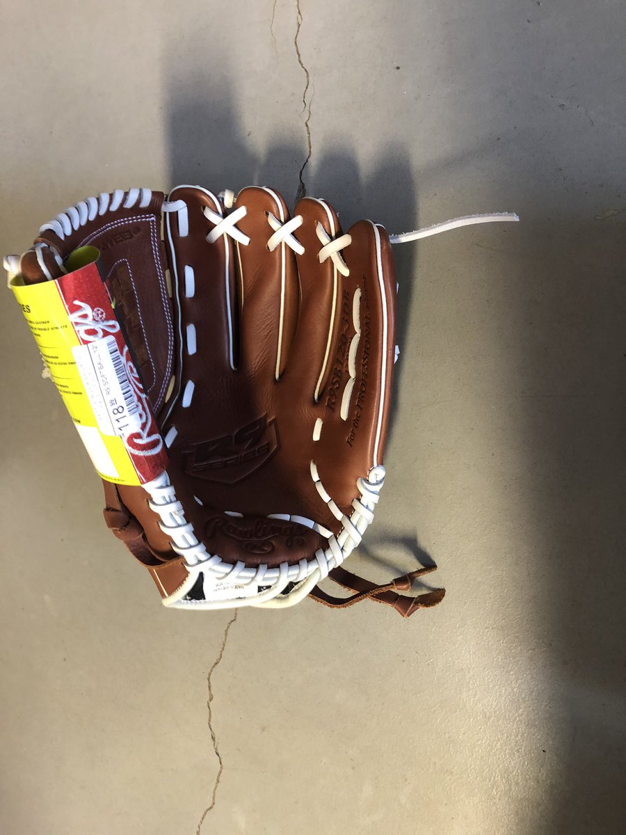 Which glove would you pick? #fastball #defense #playcatch spring has to be close