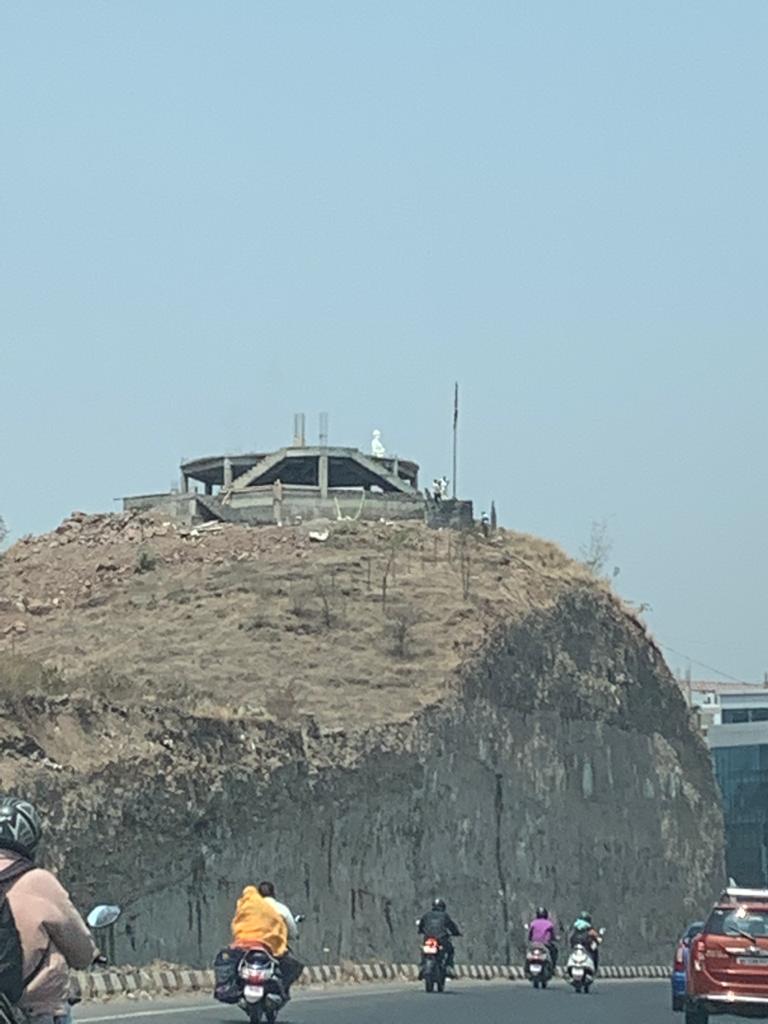 AreaPashan's tweet photo. @CMOMaharashtra @OfficeofUT @AUThackeray @AjitPawarSpeaks @MPVandanaChavan take immediate police action to demolish  encroachment on #BanerBDP 49/1.
Police action to b taken against city enginr Prashant Waghmare, Pashan-Sus bridge contractor 4 facilitating illegal construction. https://t.co/ybFvUCODVG