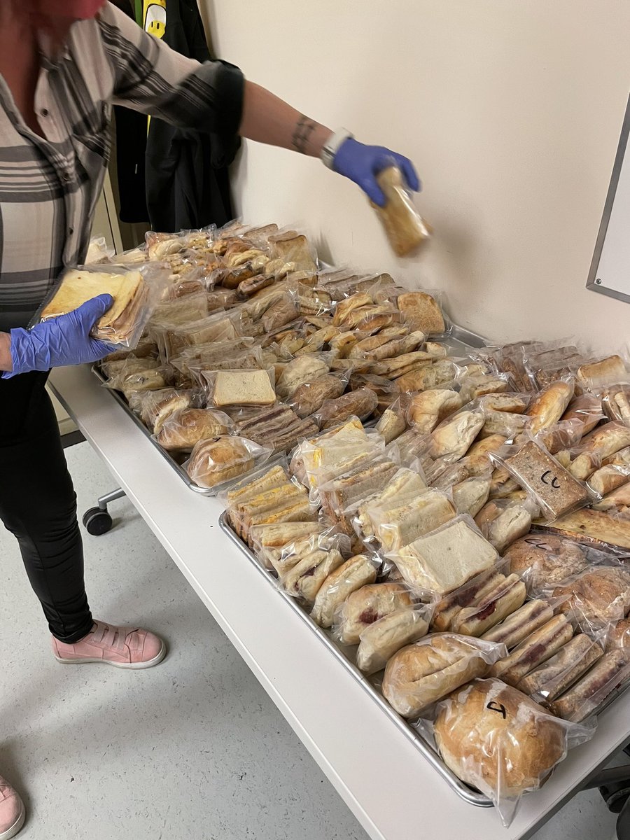 Had a visit to <a href="/EBarrettRVS/">École Elizabeth Barrett RVS</a> this morning and saw their nutrition program in action. All volunteer time in a small space. Kids are more prepared to learn with full tummies. Thank you! #inspired #rvsed