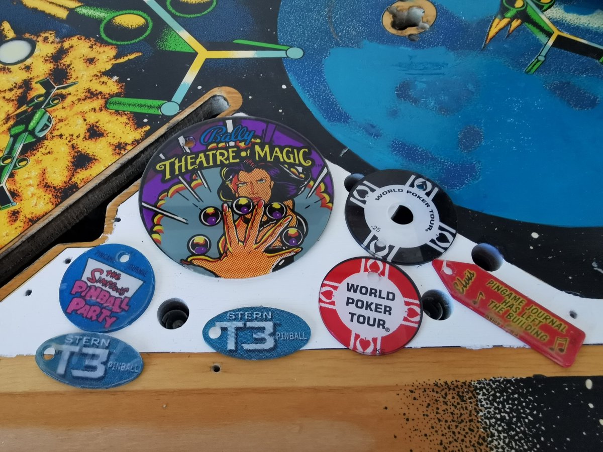 jaredmorgs's tweet photo. @PinballFX I've also got a collection of operator keyrings from Bally Williams and Stern machines.
Mr favourite is the "Official Pinball pit droid" one from Star Wars Episode 1. I've got a Gottlieb Force II in pieces at the moment so it fits me to a T.
#FlipperFam https://t.co/Qm4PGqLFbG