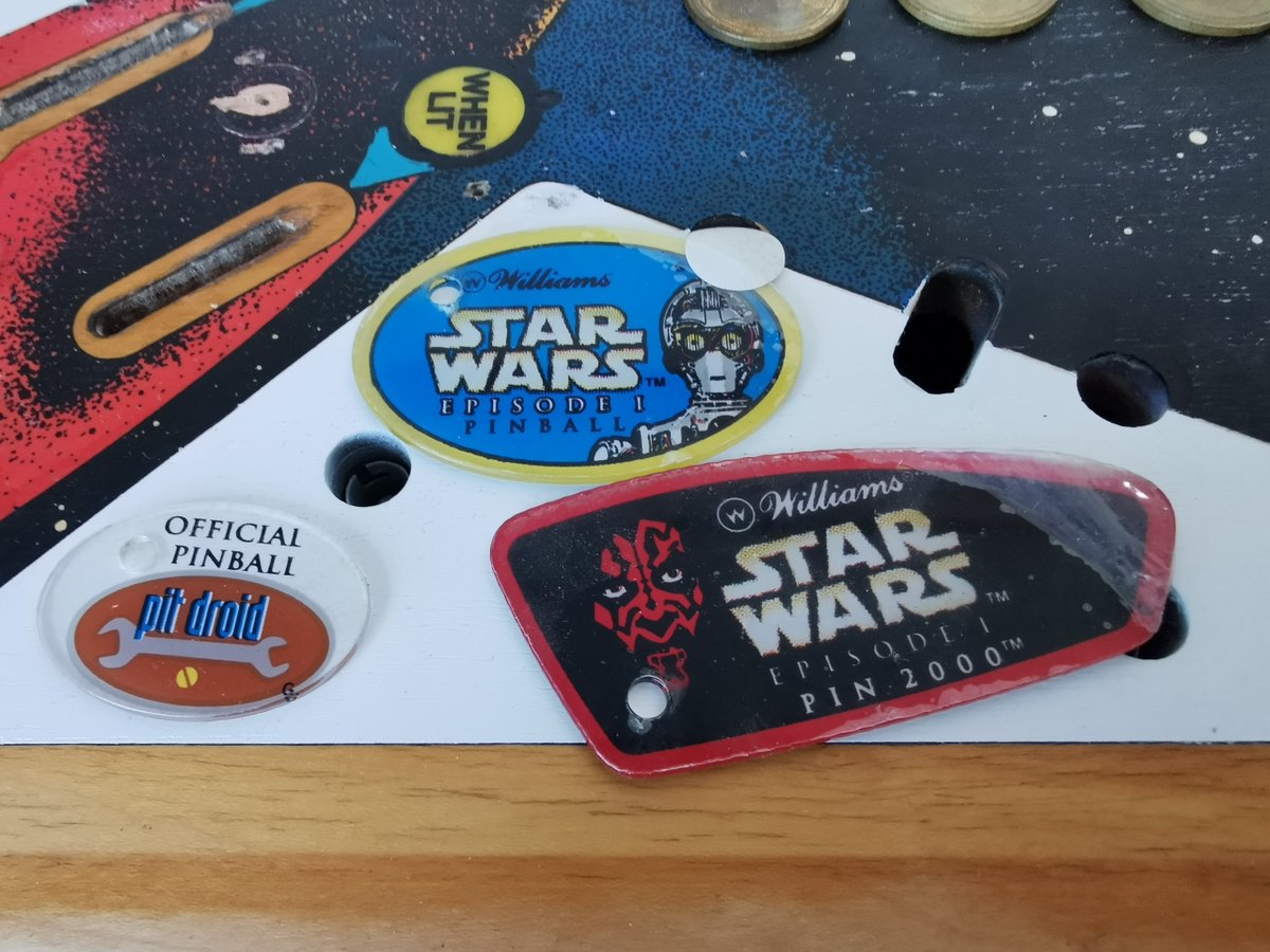 jaredmorgs's tweet photo. @PinballFX I've also got a collection of operator keyrings from Bally Williams and Stern machines.
Mr favourite is the "Official Pinball pit droid" one from Star Wars Episode 1. I've got a Gottlieb Force II in pieces at the moment so it fits me to a T.
#FlipperFam https://t.co/Qm4PGqLFbG