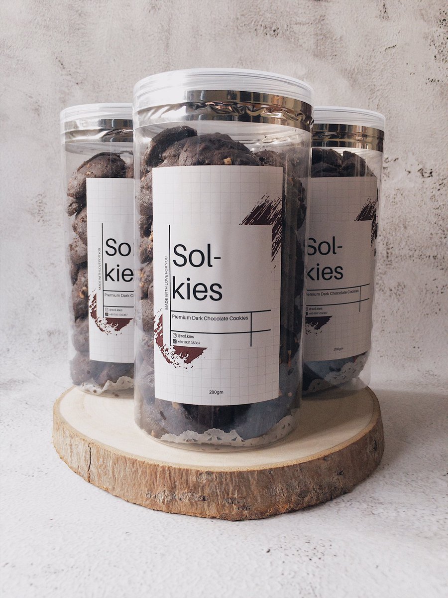 shudisaleh's tweet photo. Hi guys! Im selling Dark Chocolate Cookies 280g for RM25. Freshly made upon order 💗 COD available klang-shah alam-subang. 

Taknak beli pun takpe tolong RT untuk rezeki saya 🙏🏼 https://t.co/wF7DxTWynh