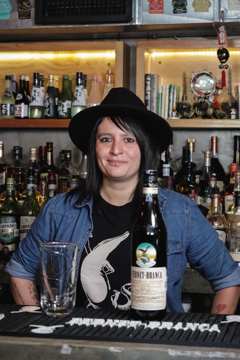MeowMag's tweet photo. #INSPOWER 🍹 Claudia Cabrera es la líder del primer cocktail bar conformado por mujeres en Ciudad de México, fue nominada a Mejor Bartender Internacional en 2020 y ama el mezcal. Conoce más de su historia y dónde puedes visitarla aquí: https://t.co/mqiTyaW3fd
📝Por @IssDannie https://t.co/DQBXAFxwQD