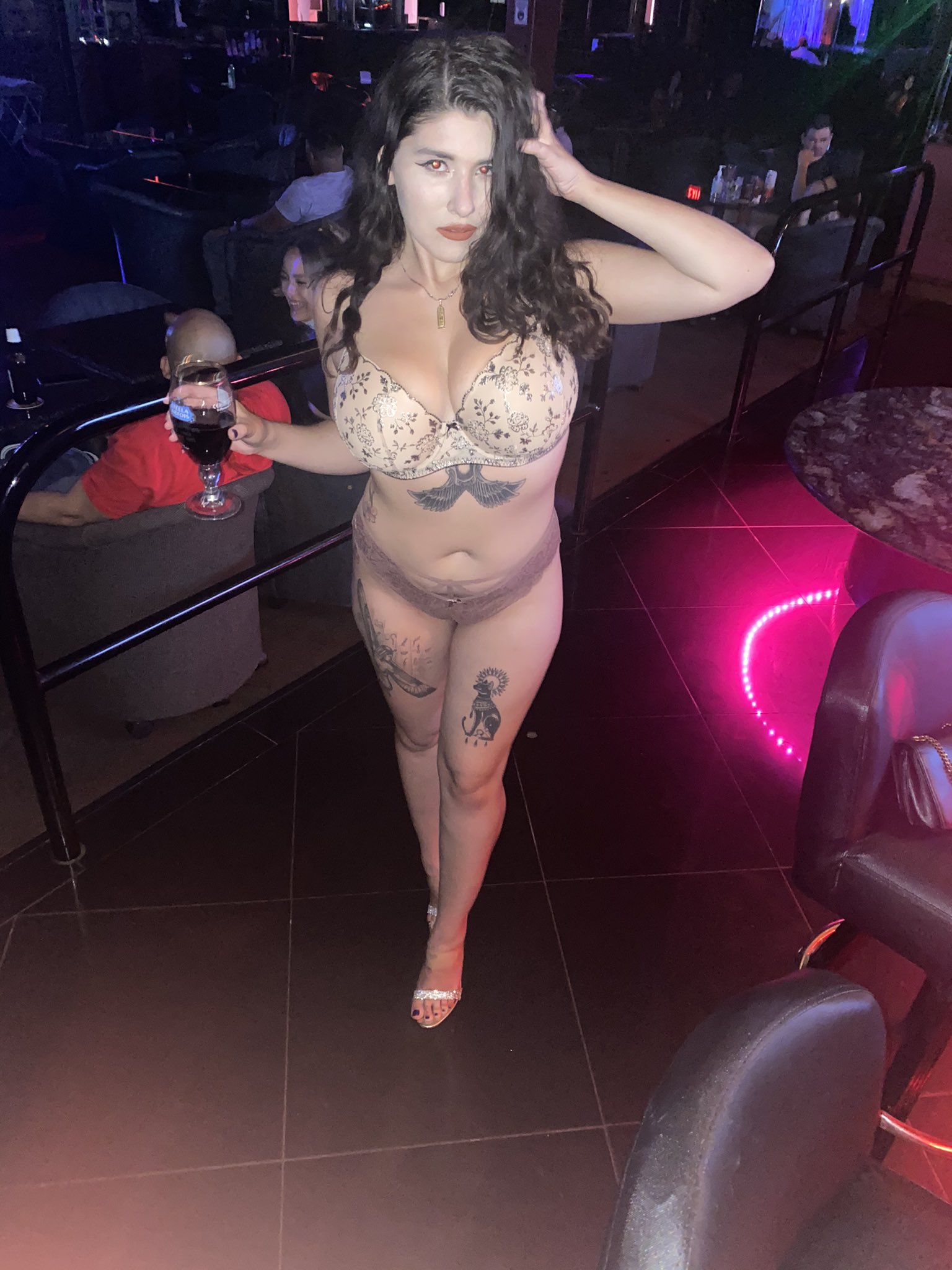1 pic. Stilettos https://t.co/57YWX2vmgL