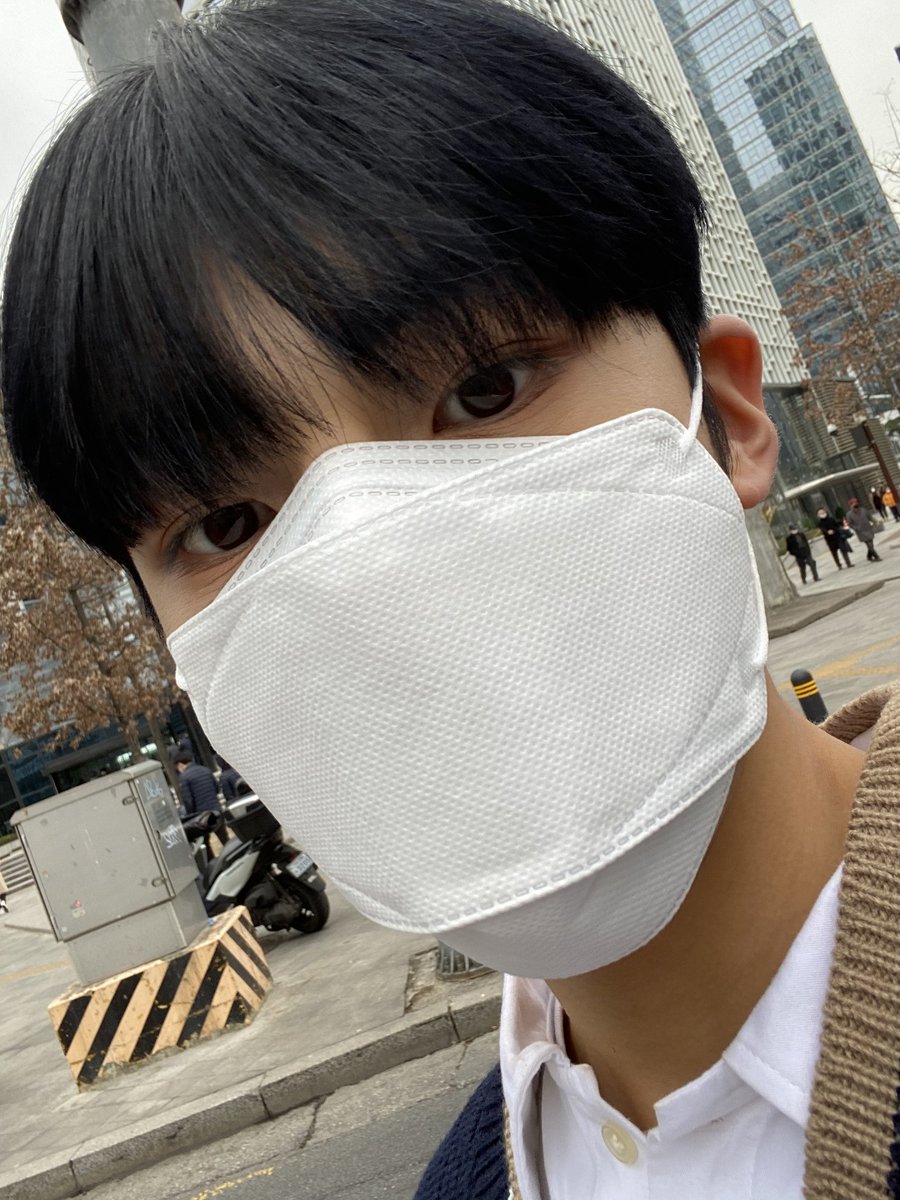 LES_BNM's tweet photo. [📷] #은상_Zip

브이로그때 찍은 은상 폰카 모음.zip

#이은상 #LeeEunSang #스탭이_풀어주는_은상Zip #브랜뉴뮤직 #BRANDNEWMUSIC https://t.co/RkeGYaUwle