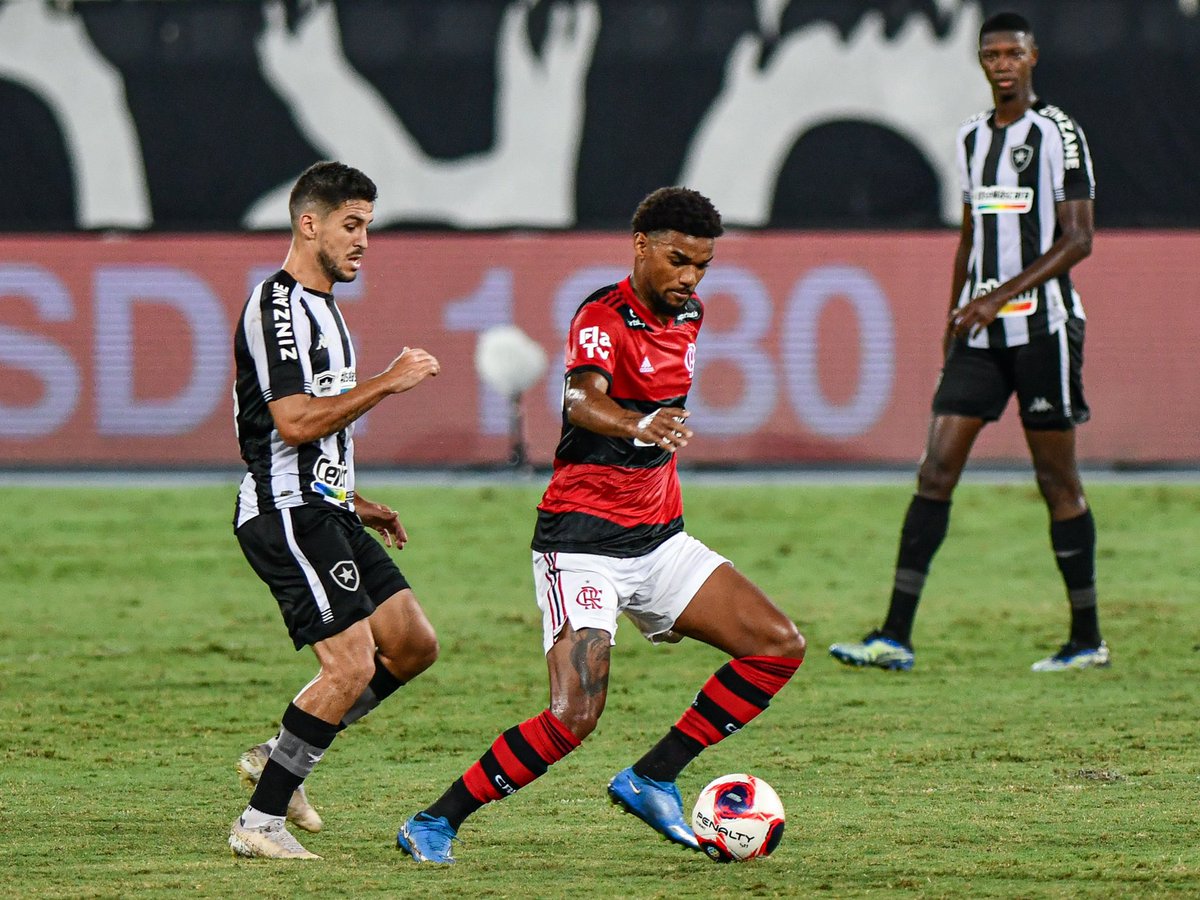 brunoviana_30's tweet photo. Sempre importante vencer um clássico. Parabéns a equipe pela luta e por mais uma vitória importante! +3 🔴⚫️ #VamosFlamengo https://t.co/rmpgYiblZy