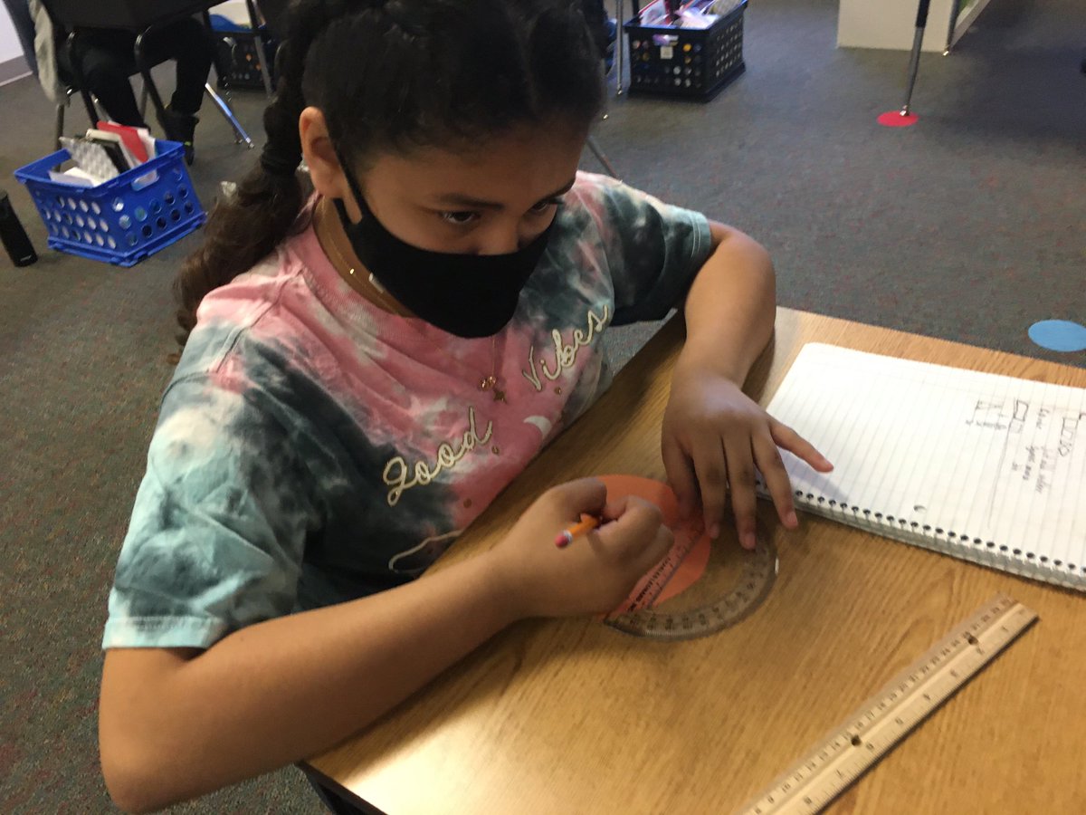 CDinorahHC's tweet photo. These mathematicians are learning about angles, circumference, protractor, and so much more!! @CarrollFISD @team_4th @FisdB #engaged #lovingmath https://t.co/dIb8lqijcT