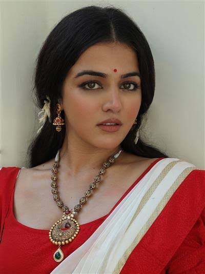 BollyDramaTv's tweet photo. #SuperExclusive
HOT EXCLUSIVE
#WamiqaGabbi to REPLACE #MrunalThakur as #Shivgami in #BaahubaliBeforeTheBeginning!!
@BollyDramaTv https://t.co/xqGGMEwidE