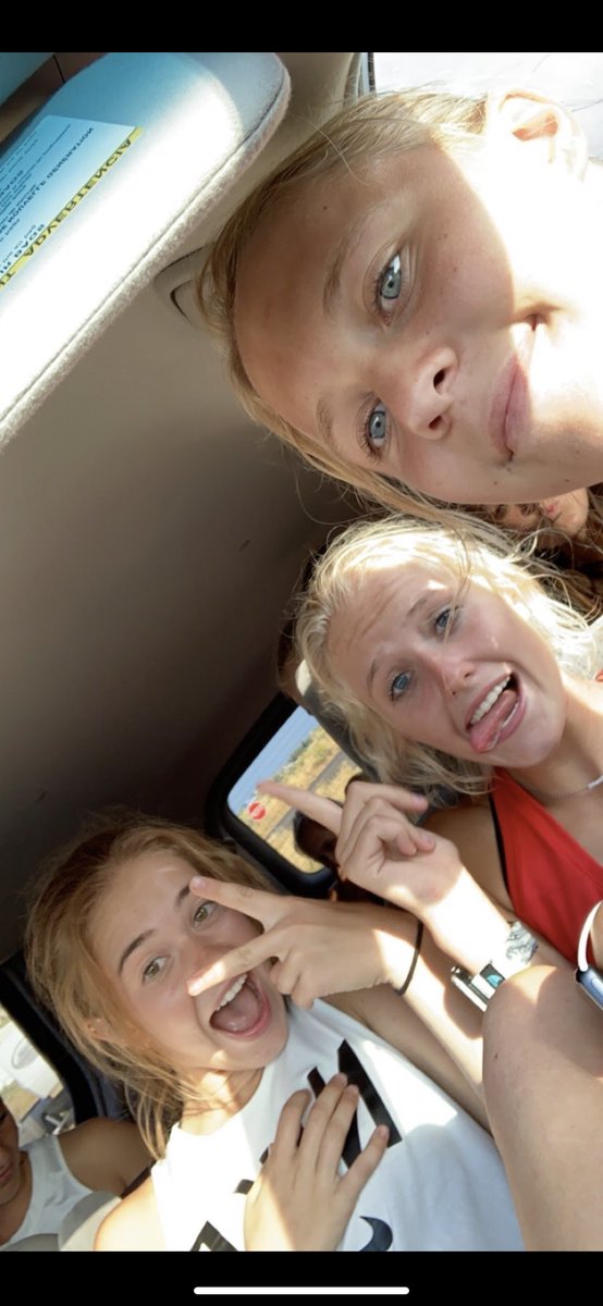 prettyberry39's tweet photo. Happy Birthday Lydia!!! Thank you for being somebody that i look up to and telling me when i do something wrong. Also thanks for being there when i need to rant. I can’t wait to make more memories with you before you leave. Party hard i love you lots!!❤️ https://t.co/REHJWzziWA