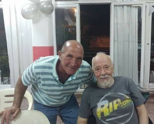 ClubHuracanMdP's tweet photo. Siempre te recordaremos por tu fidelidad y amor al club, predispuesto a ayudar con una sonrisa alegre. No nos vamos a olvidar de estos dos "locos lindos" q codo a codo siempre estaban donde el club lo necesite, que juntos desde donde sea que estén nos iluminen a seguir adelante. https://t.co/uSGVBMc9VG