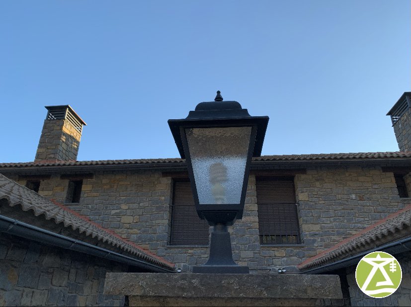 electroblancas's tweet photo. Seguimos electrificando el pirineo aragonés hoy ha tocado en el bonito #Sobrarbe concretamente en el bello municipio de #Fiscal con clientes de muchos kilates y un dia soleado de película.💡🔌
#clientespremium #disfrutandodelolindo #garantía #profesionalidad #piricuantotequiero https://t.co/rdrYoajepl