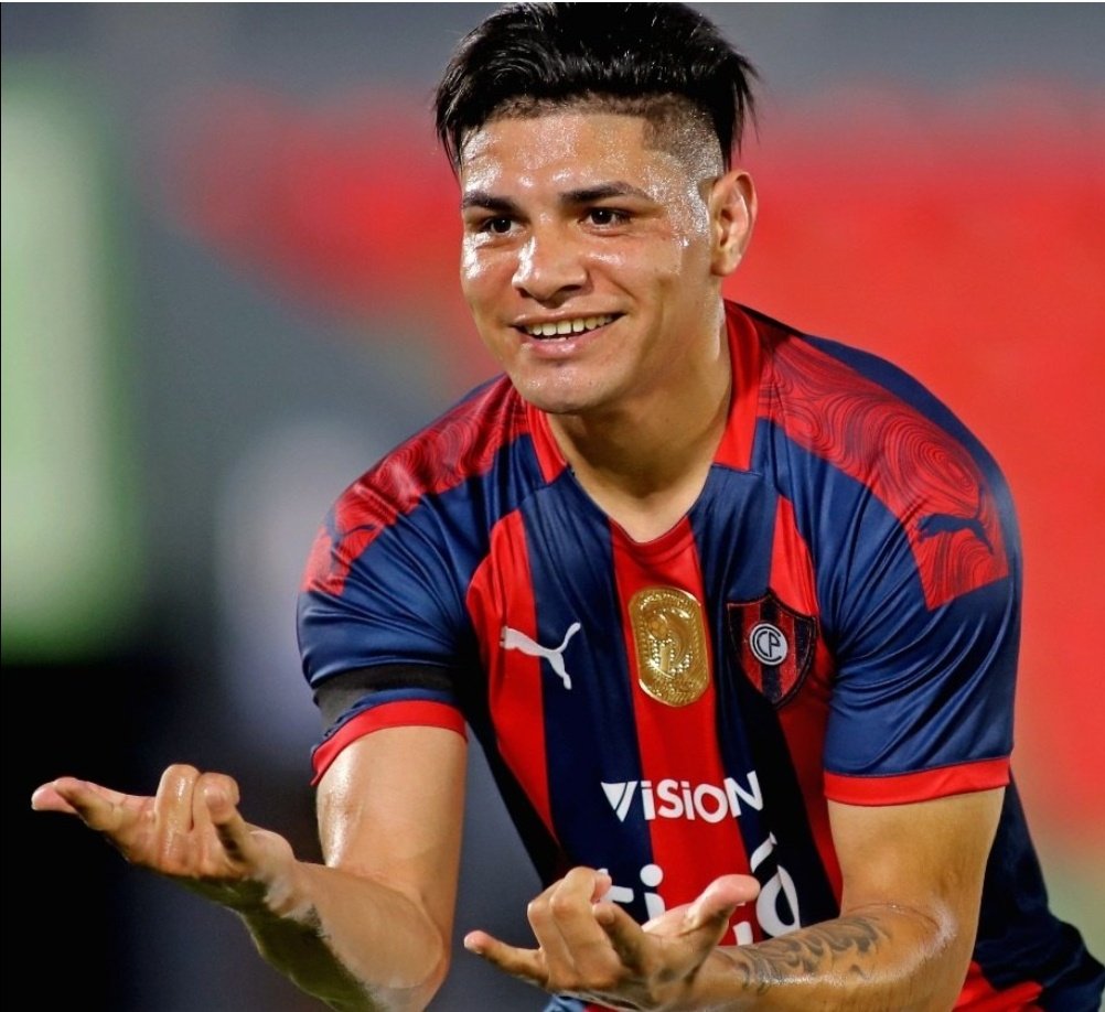 Danymacica's tweet photo. Estoy en condiciones de informar que desde mañana Claudio Aquino empieza los trámites para obtener la nacionalidad Paraguaya.
Los detalles mañana en @mundoCERRO por la @1330am
💪🏻🇵🇾😎 https://t.co/Aa59B9Us38