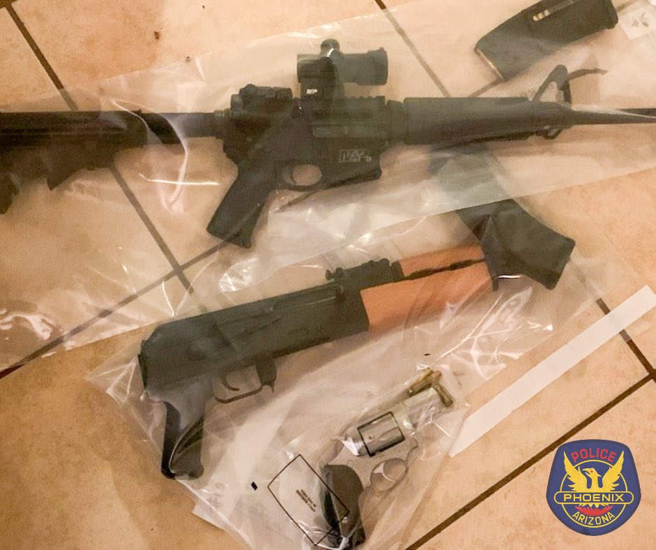 PhoenixPolice's tweet photo. Some drug dealers think outside the box (cupcake box) when hiding drugs. This didn't work with our Drug Enforcement Bureau (DEB) Detectives. They found the drugs, money and guns. https://t.co/HgpACrZU1Z