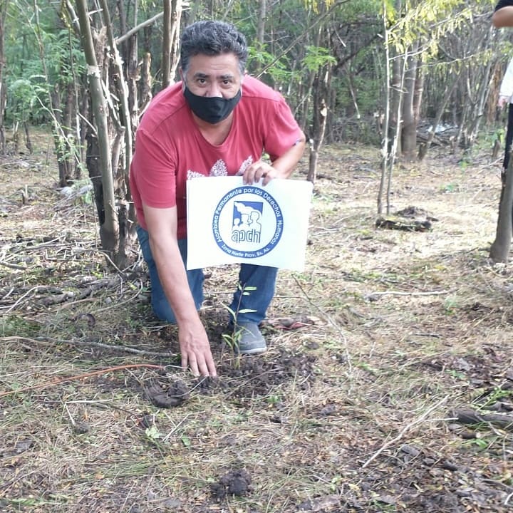 gualma's tweet photo. #PlantemosMemoria en la ReServa ecológica de Pilar. Con la presencia de Norita Cortiñas en una emocionante jornada el Domingo con @erycahahn1970 participó el Int. @FedericoAchaval dijimos #NuncaMás y sembramos futuro, por el Derecho humano al ambiente como condición para la vida. https://t.co/gvsoYC6qOX