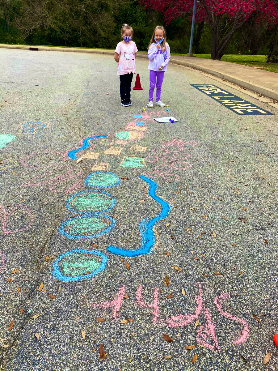 burnsLEAP's tweet photo. Our @LeaphartElem STEAM club kiddos did such an AWESOME job testing out their sensory pathway designs today! @SchelbleLES #chalkpaintrollerobsessed #sensorypathway #thisisleaphart https://t.co/ZCDfHDhbH5