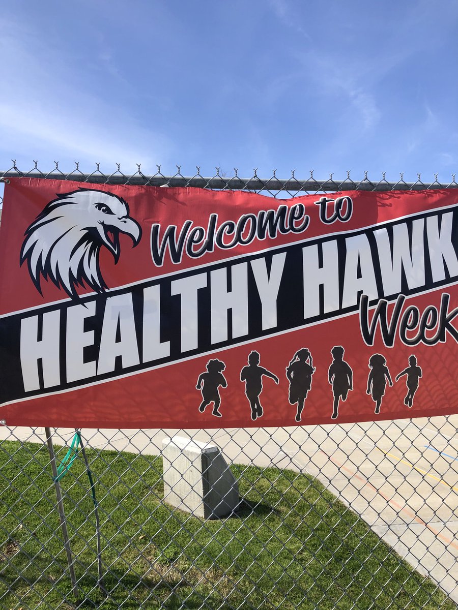 KyleCRuggles's tweet photo. TY AP Ed. Foundation for supporting annual Healthy Hawk Week with great signs &amp; balloons. TY supervisors for organizing fun fitness for Ss in stable groups. Nice job Hawks! ⁦@AlamosaPark⁩ https://t.co/JwRIptbQK1