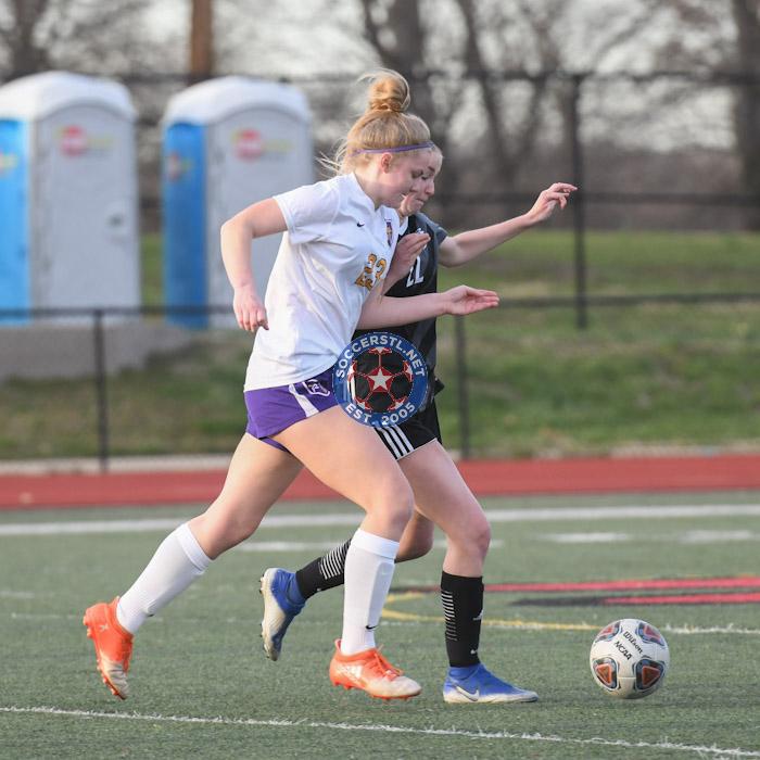 SoccerSTL's tweet photo. Tied 1-1 at halftime between @FHSladywarriors and @RKKougarSoccer https://t.co/glPTChtKHW