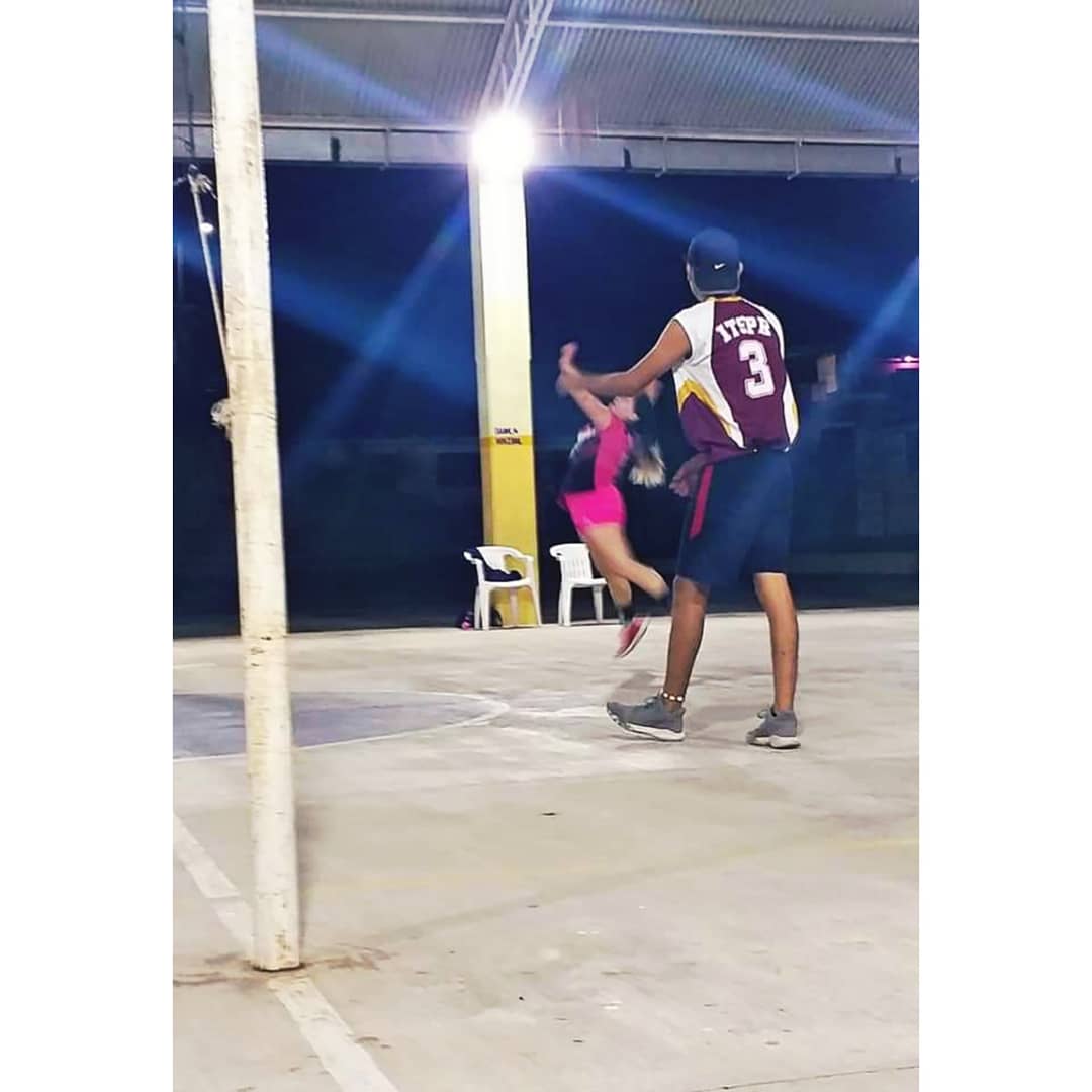 AlitzelRosasR's tweet photo. Ya quiero que sea viernes🥴🏐🥳
#voleibol #viernesdevoley https://t.co/M5ubLPmH0z