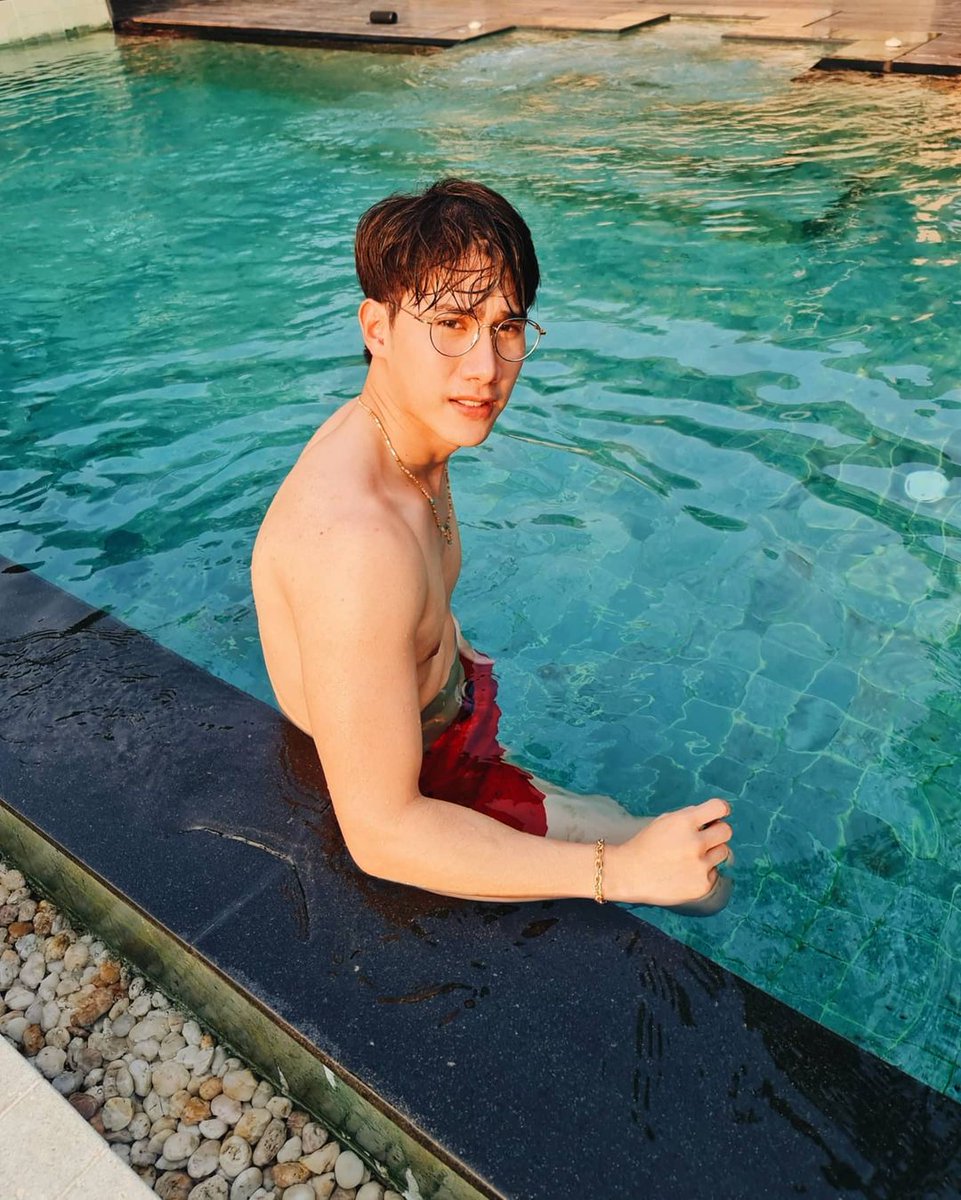MaxTul_intfc's tweet photo. {Mar24} Tul update:
สถาปนิกทำอะไร​ ในวัยใกล้สามสิบ​ 😎😂
ใช่ครับ....เราต่อแขนเป็นรูปหัวใจ
PAT4 รุ่นแรกปะล่ะ55555
11​ years of friendship and draftman-ship
.
#ArchCUstu78
#stu78
.
#MaxTul #Tul_Pakorn https://t.co/6ApzrwnwOc