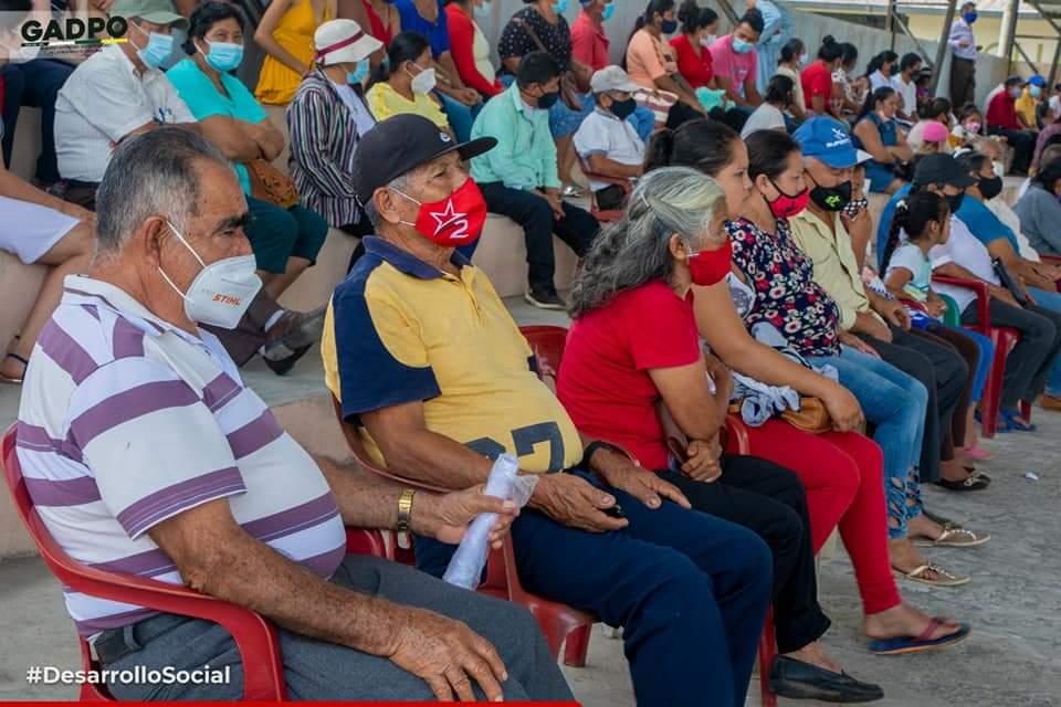 GADPORELLANA's tweet photo. 📍Somos Desarrollo Social | 👉
Entregamos #191 raciones alimenticias a nuestros grupos vulnerables 🧑🏽🦯👵🏼🤰🏼 en la parroquia Lago San Pedro, hoy visitamos a las comunidades: #JuanMontalvo #FreddySilva #Arenales #14DeDiciembre #UnidosVenceremos @magyorellana #Prefecta https://t.co/ASvChSHM2v