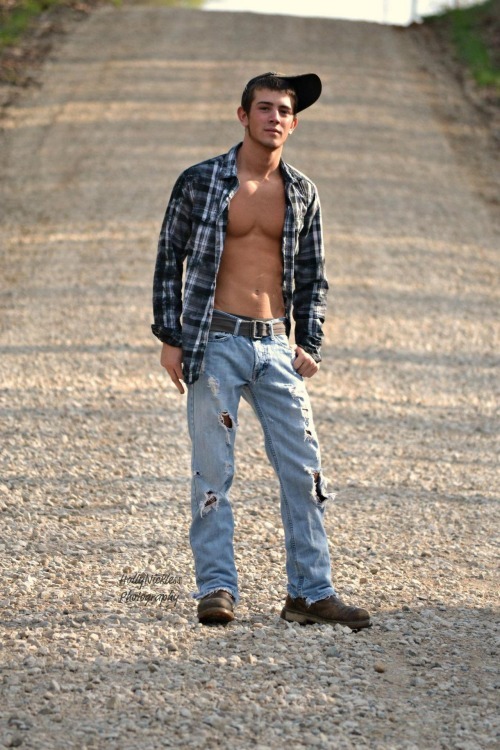 077Baba_D's tweet photo. hot southern redneck .. jake !🦌☀️🇺🇸💦💞 https://t.co/XocDFqgPzV
