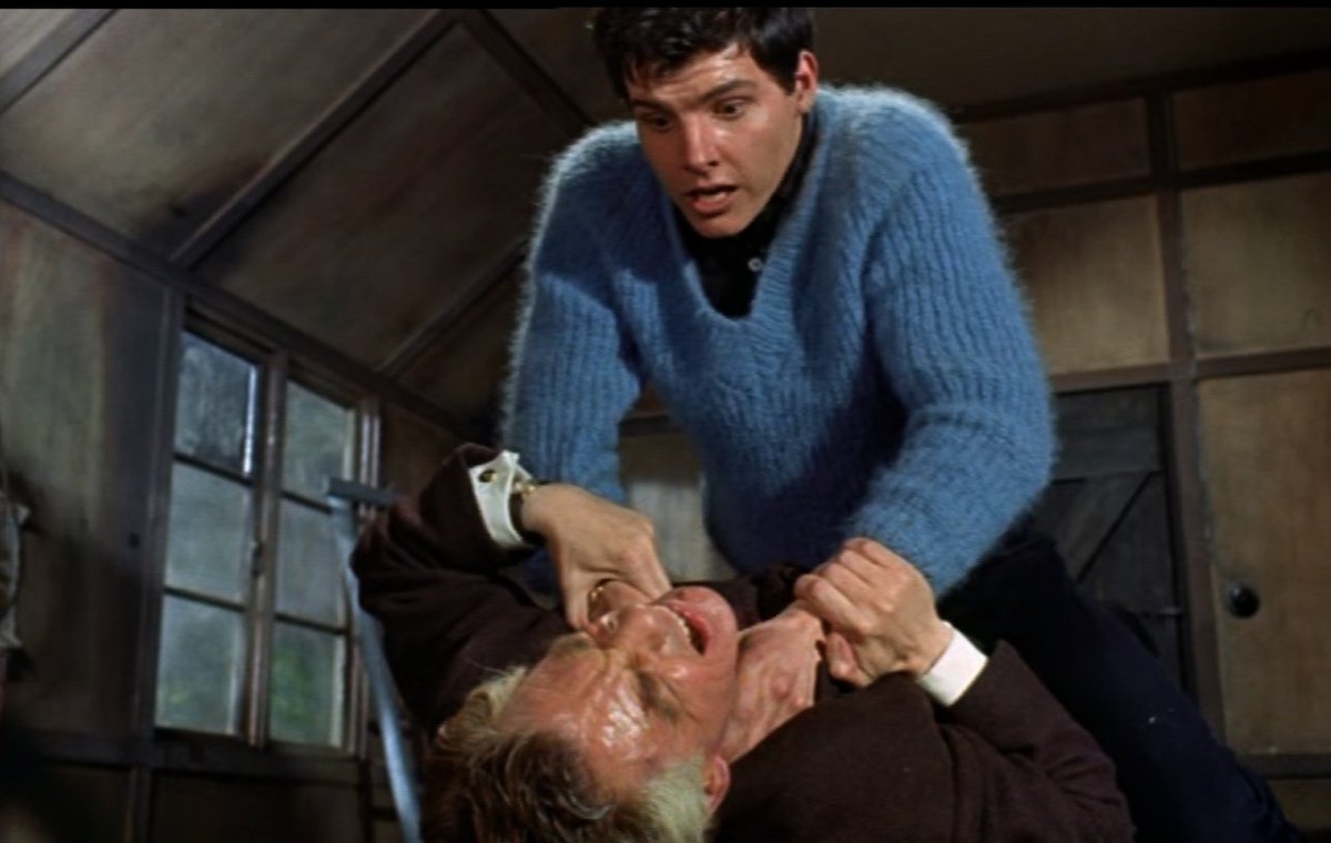 martang66's tweet photo. Poor Bob just wanted to sing about his natty pullover and get off with Sandra...but ended up getting mauled by Konga! https://t.co/uoocuCNKE8