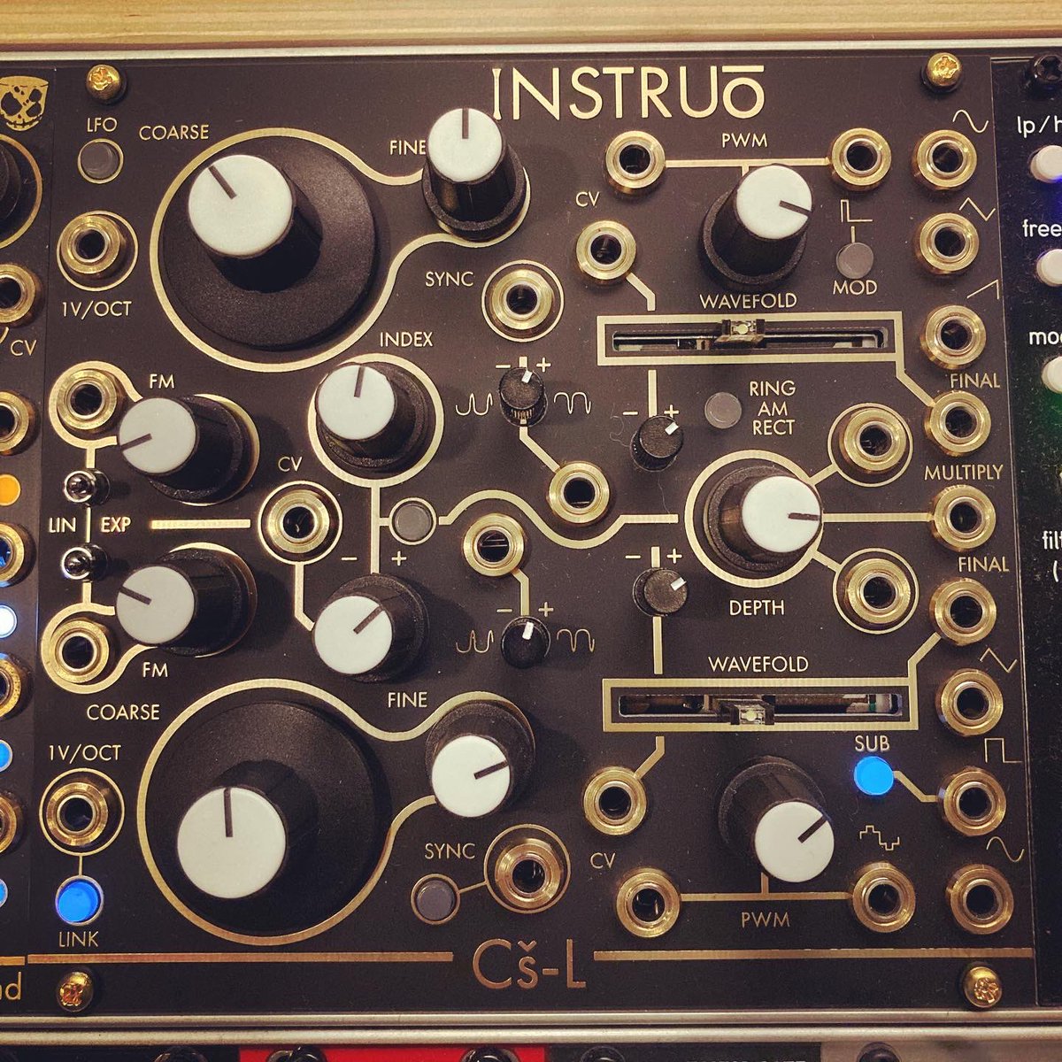 Instruo Harmonaig ユーロラック モジュラ―シンセ Rolandからユーロ