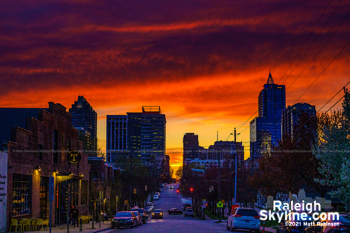 metroscenes's tweet photo. Raleigh's sunset tonight.

https://t.co/a9P8IrxqGQ https://t.co/cBwwFCOE3E