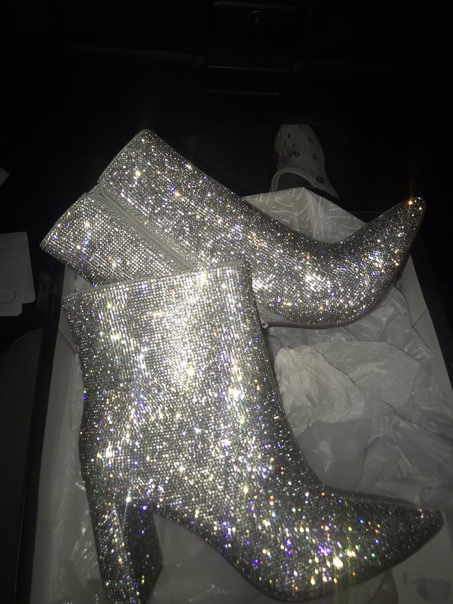 ksawyerrr's tweet photo. try to tell me these aren’t sexy https://t.co/jVSIjcrg7H
