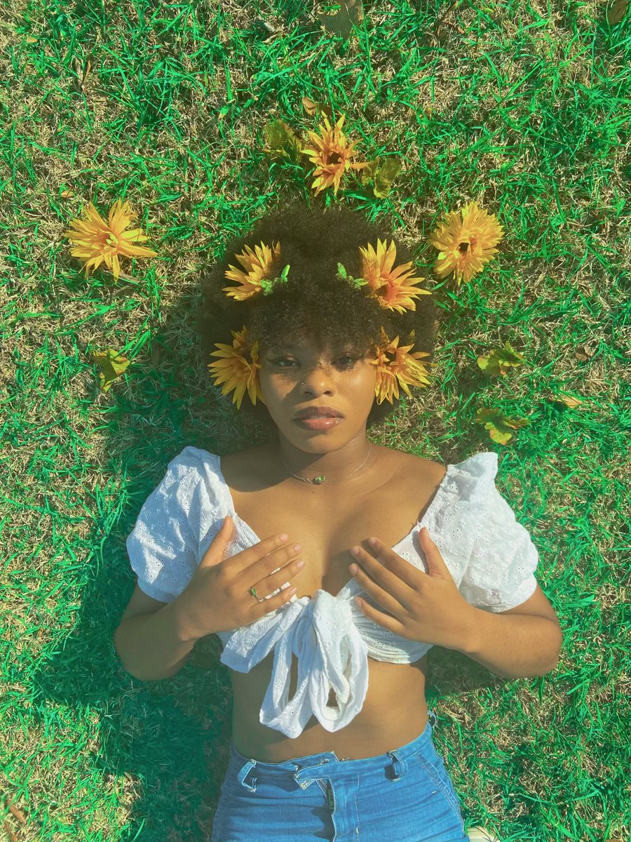 aaliyahx0803's tweet image. Where the sun shines 🌻☀️

📸: @AnsleyJoseph1 
#wardenwednesday
