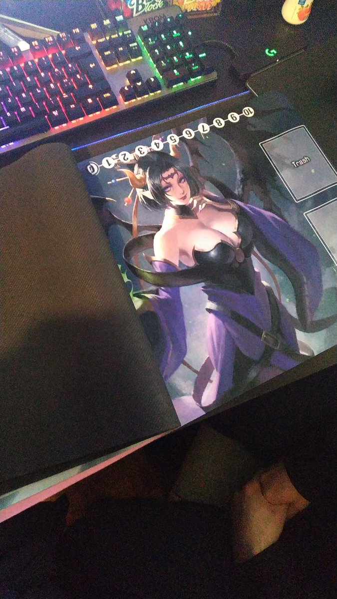 angelaasecas's tweet photo. Ya nos llegaron los tapetes de @Maddilis para nuestras partiditas a #digimontcg 💜💜💜 son geniales!! https://t.co/DgkfqgRp51