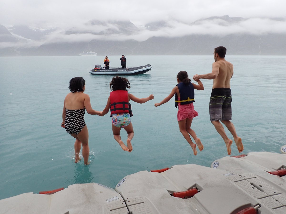 QuirkyCruise's tweet photo. 👏🏼🤩Our latest from writer #AnneKalosh "The Year To See #Alaska on a Small Ship" with news of @UnCruise Adventures becoming the latest line to mandate COVID-19 #vaccination for crew and for pax 18+!!! #smallshipcruising
https://t.co/5KAyOJFRR8 https://t.co/vLkqfy5r9u