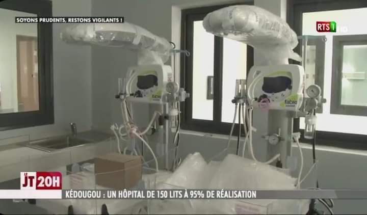 SecondePhase's tweet photo. L'hôpital de dernière génération entièrement équipé de KEDOUGOU à 95% des travaux et qui sera bientôt réceptionné...
#secondephase #senegal #kebetu https://t.co/A3daRJ8325