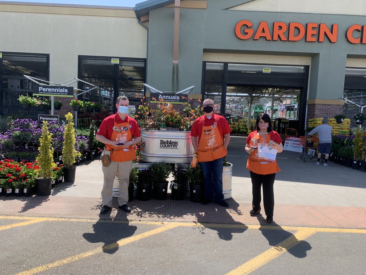 GlennHD20's tweet image. Great afternoon with team Lodi.  Congratulations to SM ⁦@MyLazari⁩ and team for finishing on top in sales for 2020 and Best in class Online Satisfaction. They are locked and Loaded for an amazing week and weekend! #BringonSpring #StillonTop